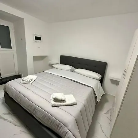 Sasa 2 Nyaraló Nápoly